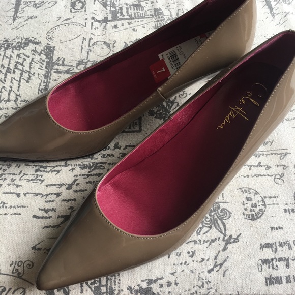 Cole Haan Shoes - NWOT Cole Haan kitten heels 👠